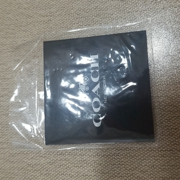 Coach Open Circle Necklace & Tea Rose Earrings - Picture 4 of 5